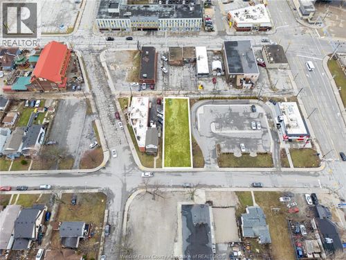 667 Windsor Ave, Windsor, ON, N9A1J6 | Card Image