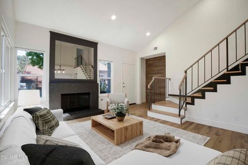 974 Quarterhorse Ln, Oak Park, CA, 91377-3969 | Card Image