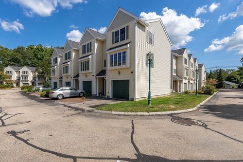 33-33 Groveland Commons Way, Groveland, MA, 01834-1352 | Card Image