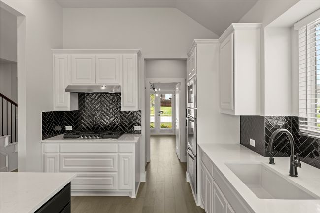 09. 1317 Flamingo - Kitchen (4) | Image 20