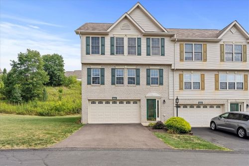 621 Hilton Cir, Collier Twp, PA, 15071 | Card Image