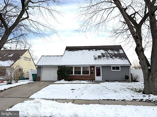 56 Indian Red Rd, LEVITTOWN, PA, 19057-2318 | Card Image