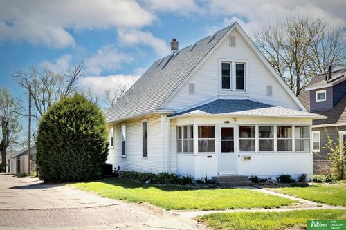 5713 S 38th St, Omaha, NE, 68107-3255 | Card Image