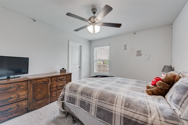 210 High Point Way, House other with 4 bedrooms, 2 bathrooms and null parking in Justin TX | Image 17