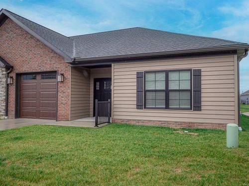 3851 High Pointe Ln, Newburgh, IN, 47630-8273 | Card Image