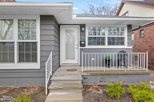 771 Saint Clair Ave, Grosse Pointe, MI, 48230-1245 | Card Image