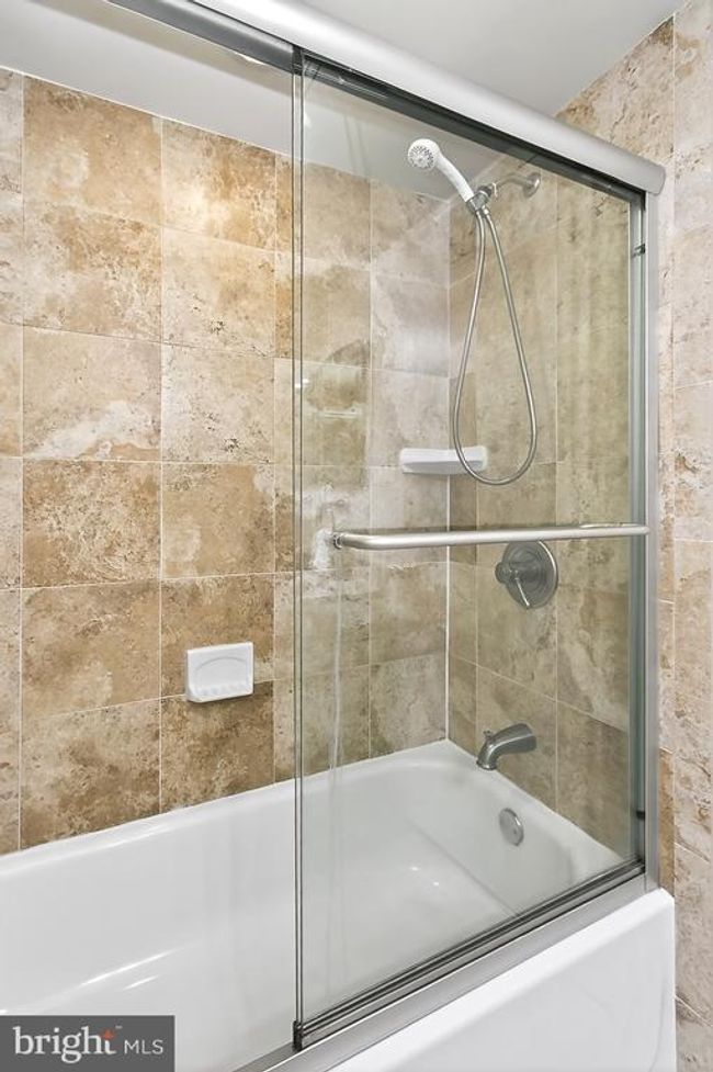 APT-102 - 5920 Cove Landing Rd, Condo with 2 bedrooms, 2 bathrooms and null parking in BURKE VA | Image 13