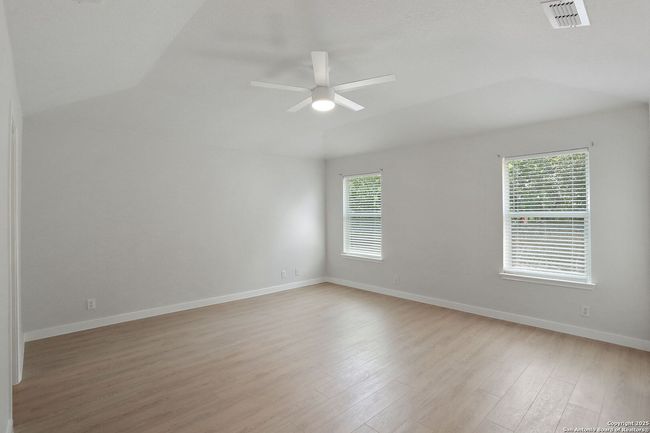 9814 Shawnee Blf, House other with 4 bedrooms, 2 bathrooms and null parking in Converse TX | Image 14