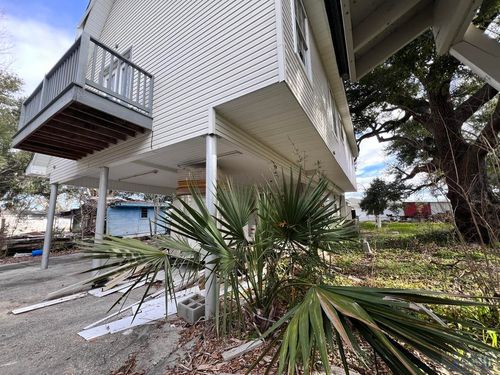 165 Camley Ln, Golden Meadow, LA, 70357-2409 | Card Image