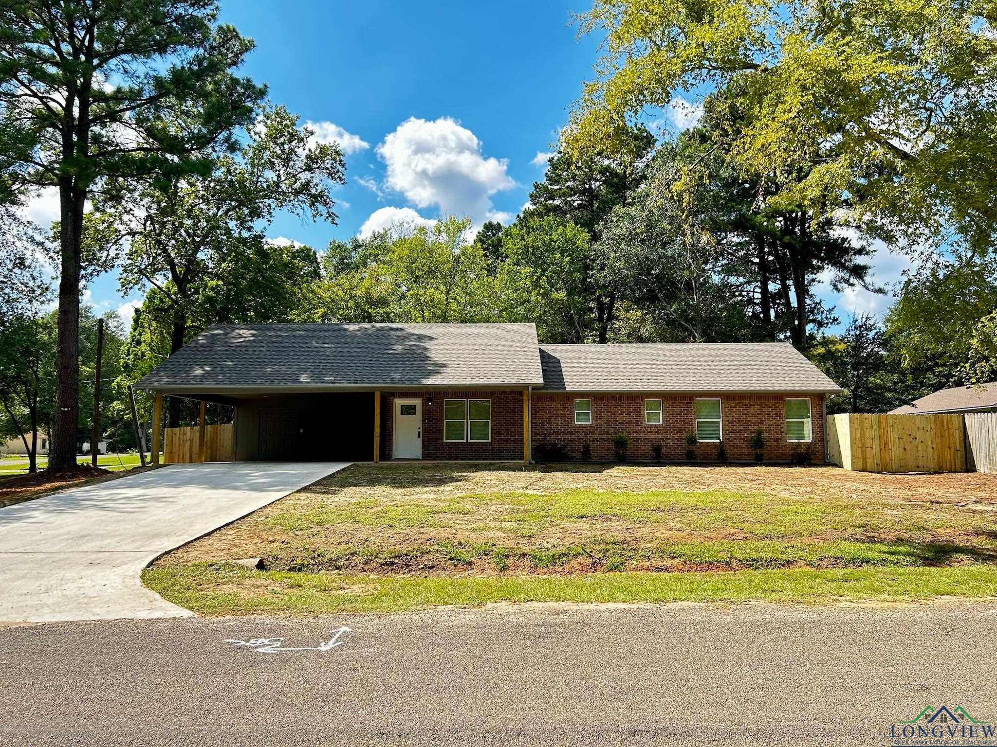 Rowe Ave, Longview, TX 75605