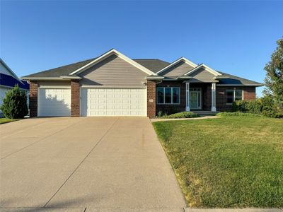 275 Landau Street, House other with 6 bedrooms, 3 bathrooms and null parking in Robins IA | Image 1