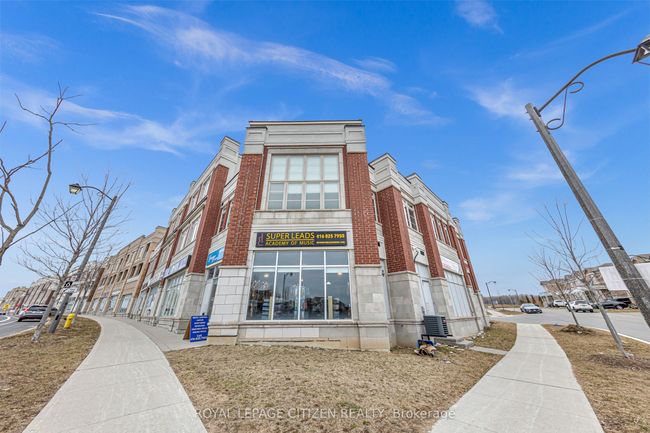 123 Luzon Ave, Home with 3 bedrooms, 3 bathrooms and 2 parking in Markham ON | Image 42