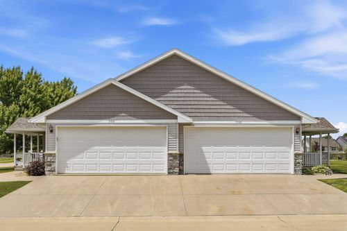 904 Ne Cresent View Drive, Cedar Rapids, IA, 52402 | Card Image