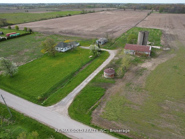 705 Kemp Rd W, House other with 3 bedrooms, 1 bathrooms and 10 parking in Grimsby ON | Image 4
