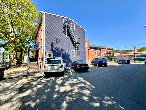 329 Saint John St, New Haven, CT, 06511-4975 | Card Image