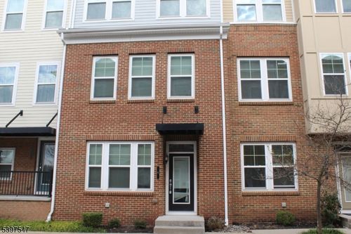 6 Bond St, North Brunswick, NJ, 08902-5035 | Card Image