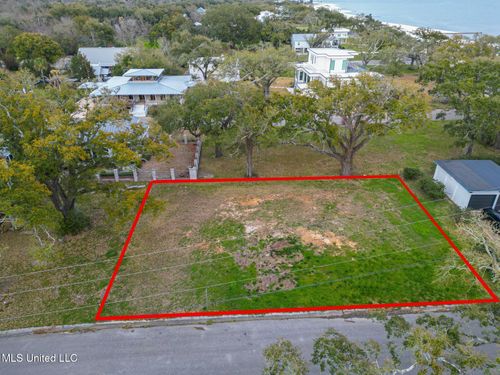 103 E Azalea Dr, Long Beach, MS, 39560-6301 | Card Image