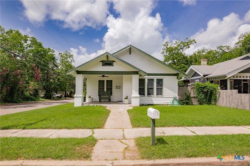212 Coke St, Yoakum, TX, 77995-4110 | Card Image