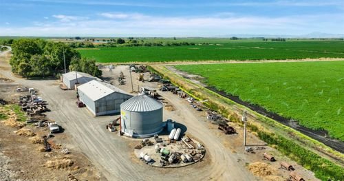 19701 Tyler Island Rd, Walnut Grove, CA, 95690-8039 | Card Image