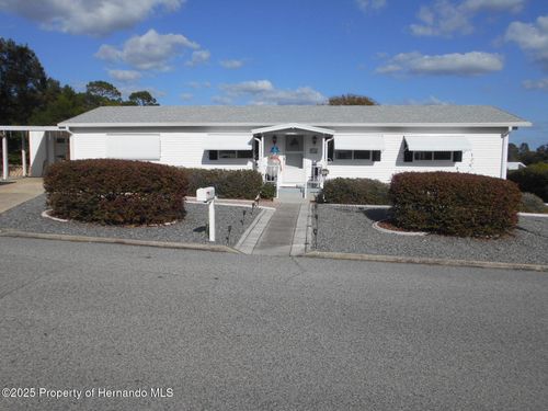 8022 Country Club Dr, Brooksville, FL, 34613-5709 | Card Image