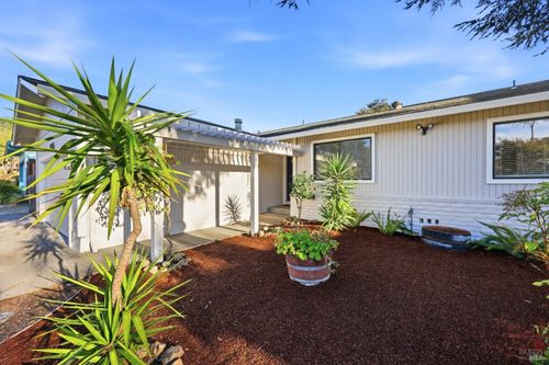 4906 Fernglen Dr, Santa Rosa, CA, 95405-7925 | Card Image