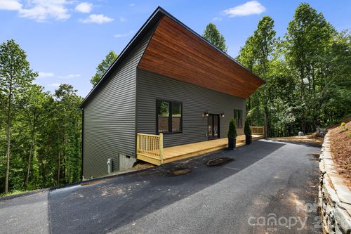 69 Quiet Woods Dr, Leicester, NC, 28748-6496 | Card Image