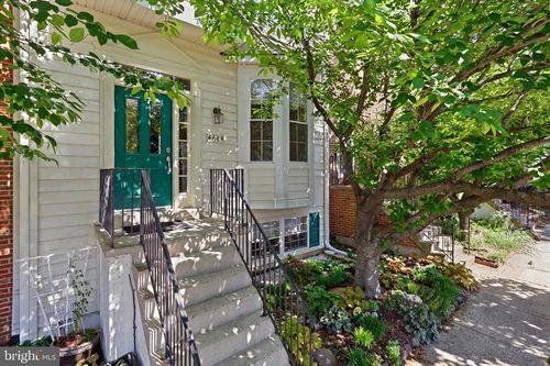 4648 Deerwatch Dr, CHANTILLY, VA, 20151-2258 | Card Image