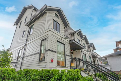 21-237 Ridgeway Ave, North Vancouver, BC, V7L0H6 | Card Image
