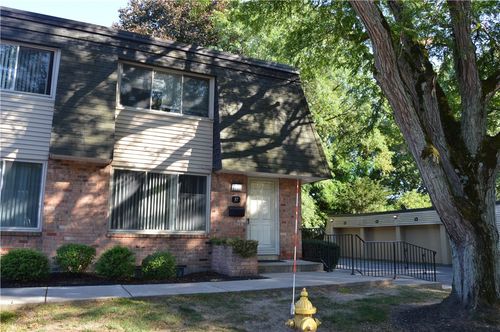 37 Penn Ln, Rochester, NY, 14625-2217 | Card Image
