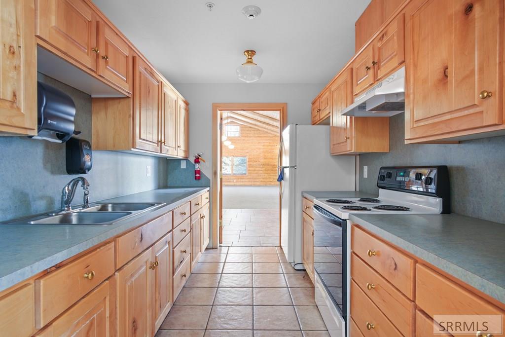 Commercial Sale in Ammon 5
