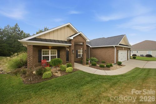 193 Hunters Hill Dr, Statesville, NC, 28677-9760 | Card Image