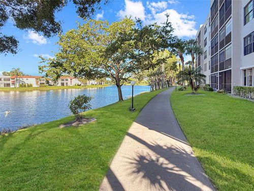apt-116-901 Colony Point Cir, Pembroke Pines, FL, 33026-2909 | Card Image