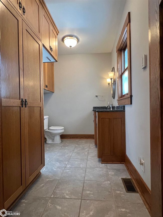 1010 Center St, House other with 4 bedrooms, 3 bathrooms and null parking in Manning IA | Image 30