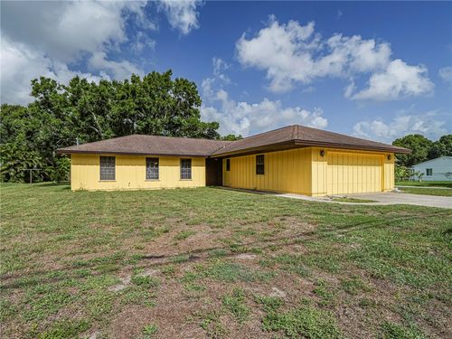 895 20th Ave, Vero Beach, FL, 32960-4306 | Card Image