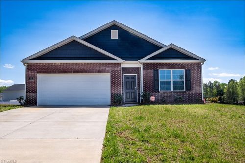 121 Argyle Ct, Mocksville, NC, 27028-4884 | Card Image