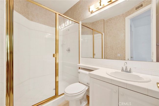 Downstairs Bathroom | Image 7