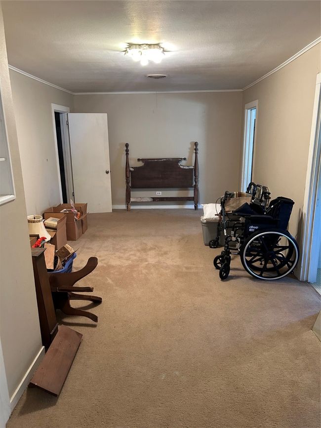 903 W Main St, House other with 3 bedrooms, 2 bathrooms and null parking in Olney TX | Image 16