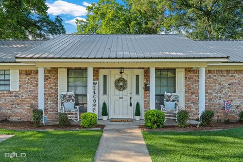 202 Butler St, Springhill, LA, 71075-2732 | Card Image
