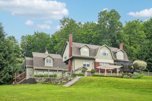 55 Buckberg Mountain Rd, Tomkins Cove, NY, 10986-1015 | Card Image
