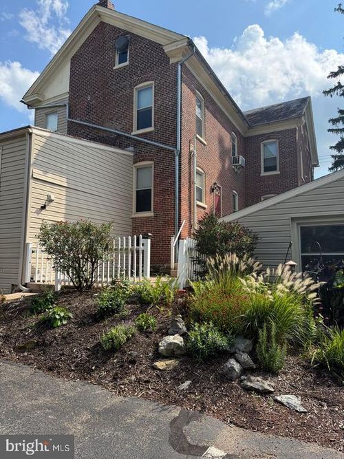 2115 Marietta Ave, Lancaster, PA, 17603-2290 | Card Image