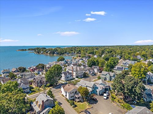 132 Shore Dr, Branford, CT, 06405-4827 | Card Image