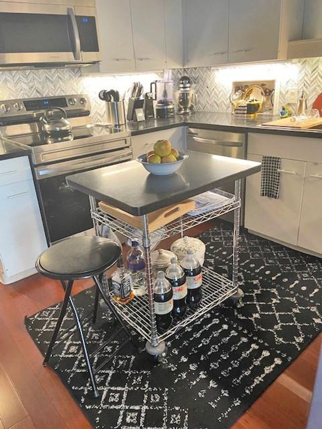 Kitchen with stainless appliances | Image 11