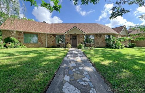 102 B St Ne, Miami, OK, 74354-6314 | Card Image