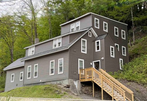 321 S Main St, Stowe, VT, 05672-4680 | Card Image