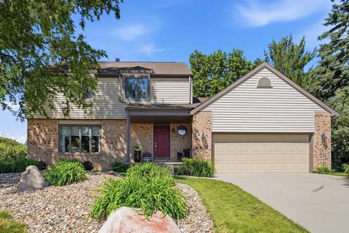 1984 Chickadee Ct, Waterloo, IA, 50701-9285 | Card Image