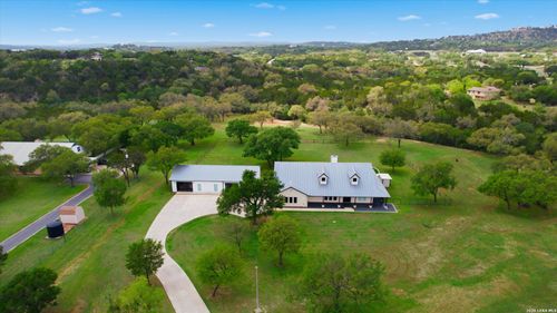 30041 Beck Rd, Bulverde, TX, 78163-4020 | Card Image