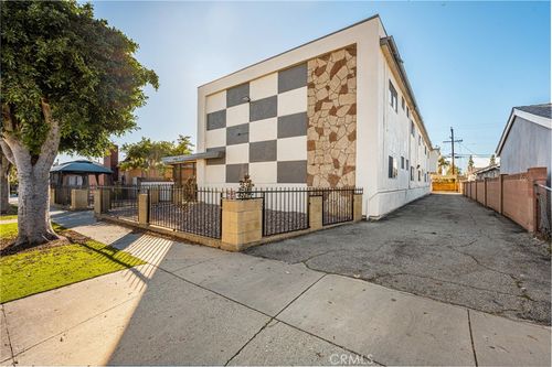 6725 Perry Road, Bell Gardens, CA, 90201 | Card Image