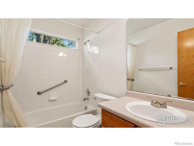 Full Bath | Image 19