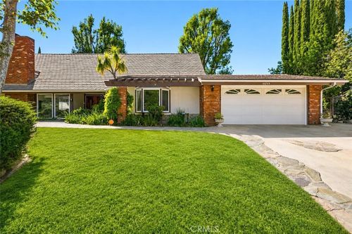 19245 Berclair, Tarzana, CA, 91356 | Card Image