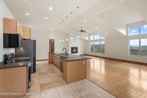 99 Elfin Pl, Glenwood Springs, CO, 81601-9414 | Card Image